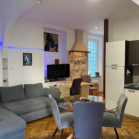 Paula Apartment *